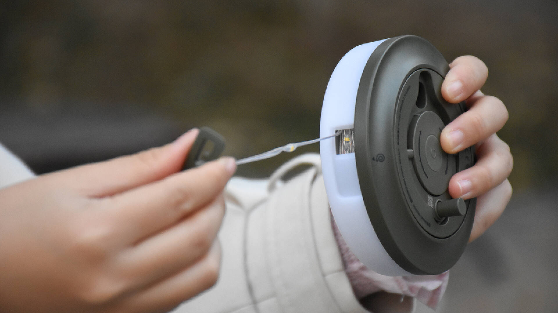 明氛围二合一露营怎能没有它?新葡京娱乐纳拓星河露营灯:照(图5) 明氛围二合一露营怎能没有它?新葡京娱乐纳拓星河露营灯:照(图5)