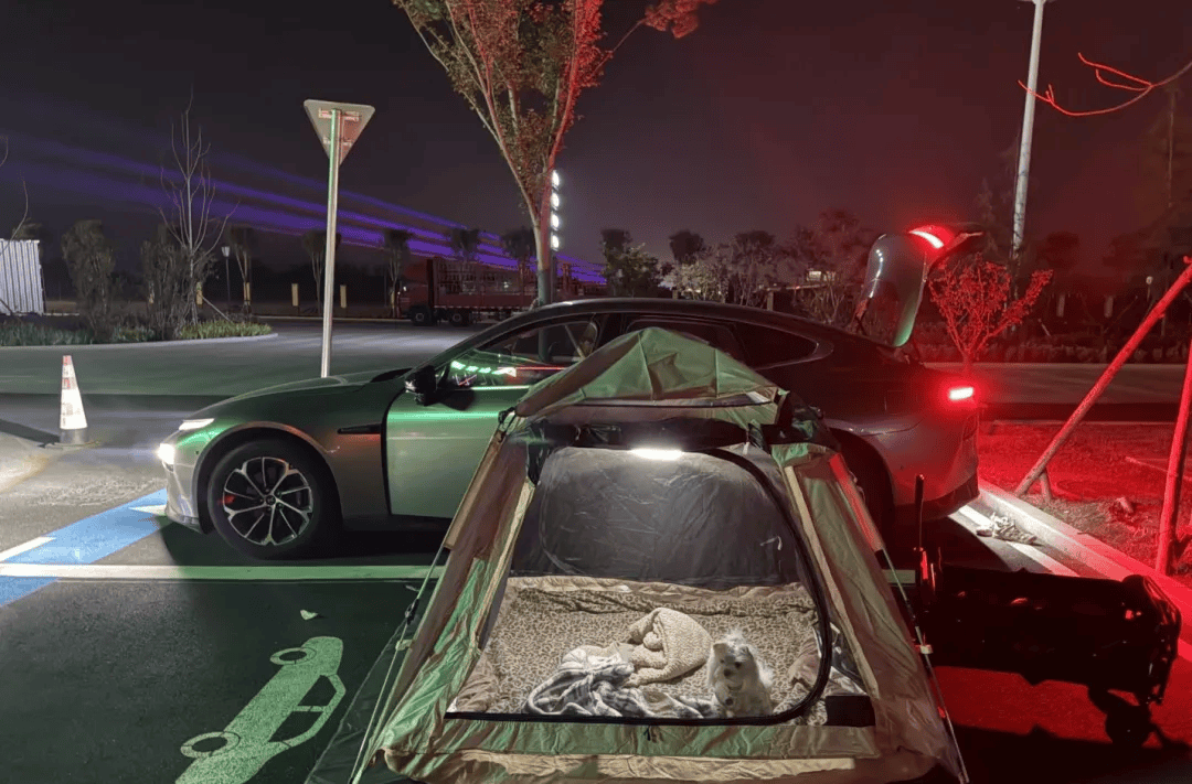 年轻人旅行掀起“帐篷过夜”热潮新葡京不住